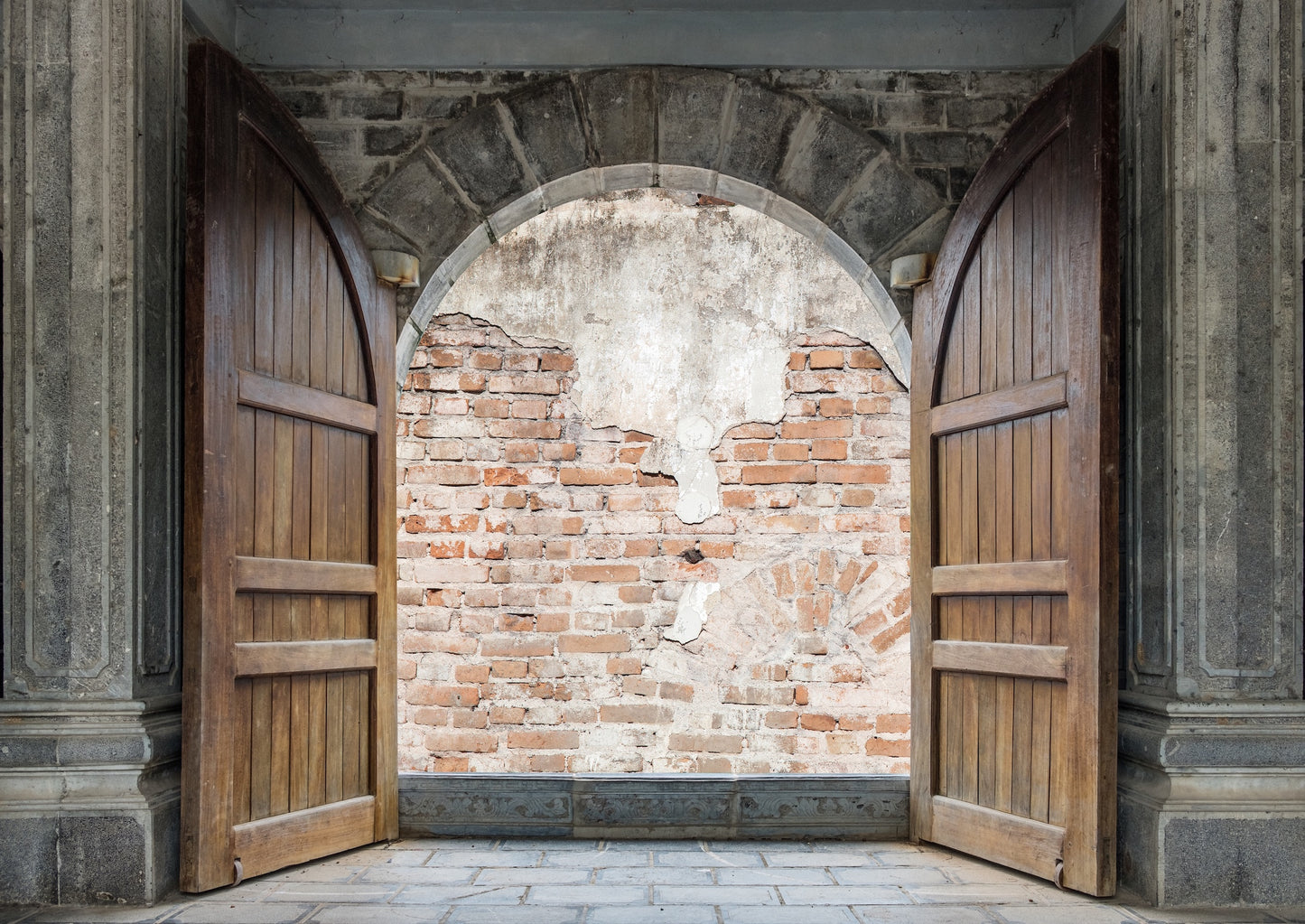 Puertas de Castillo con Diferentes Vistas