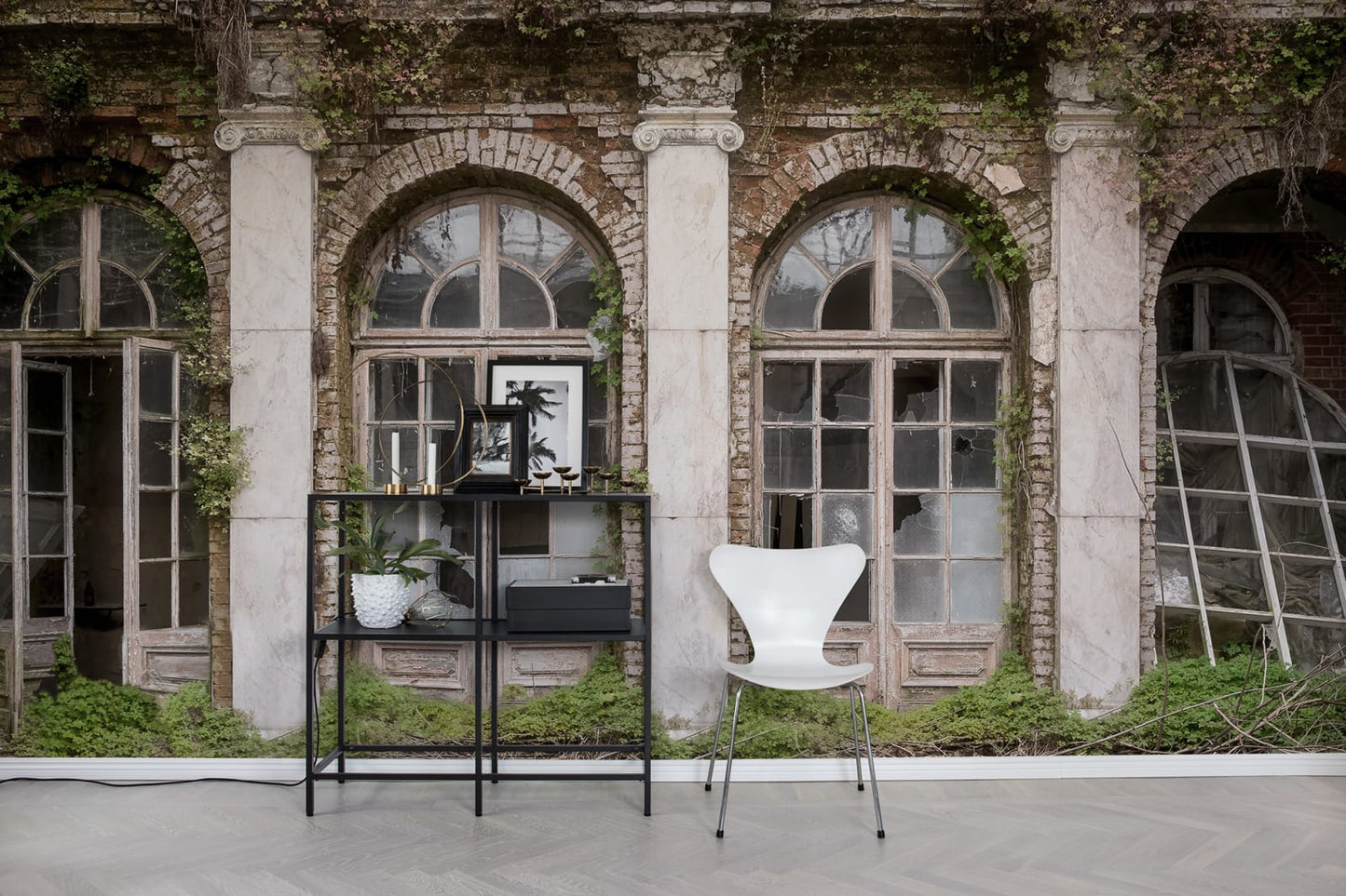 Jardín y Ventanas en Ruinas