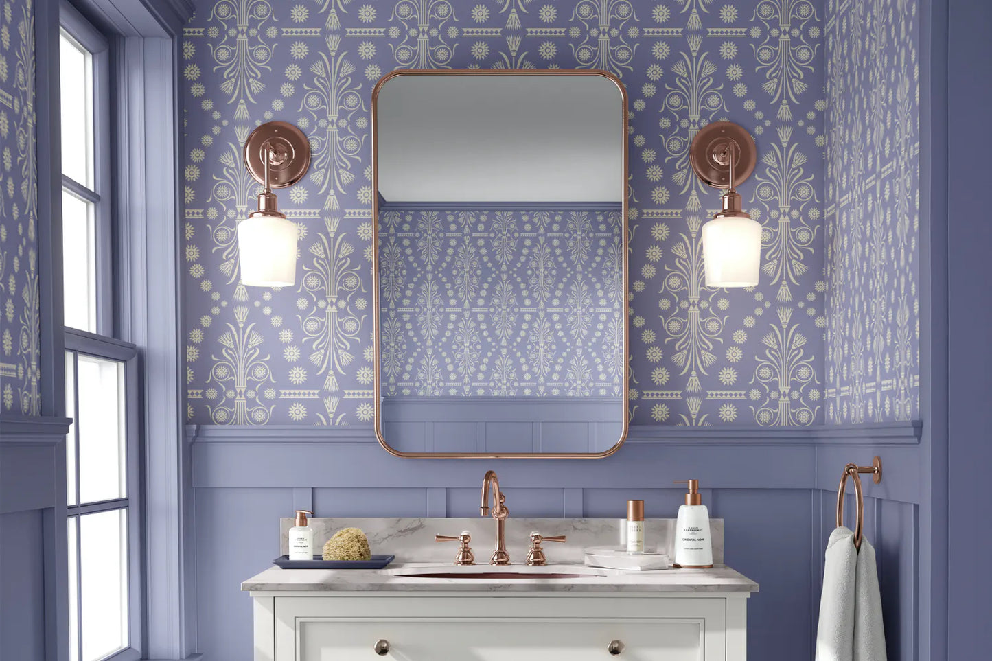 Greca Ornamental Sobre Fondo Lavanda