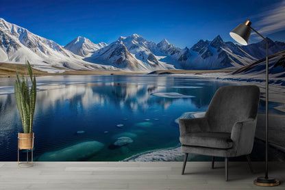 Montañas Nevadas y Lago