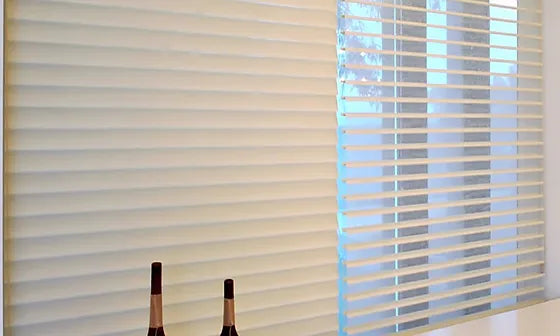 Persiana Tipo Shangri-La Traslúcida Violane 0301