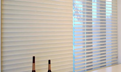 Persiana Tipo Shangri-La Traslúcida Violane 0301