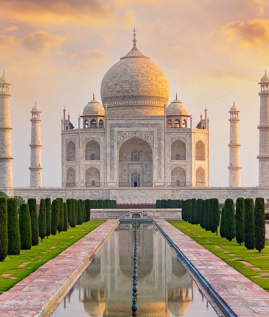 Beautiful Taj Mahal at Sunrise