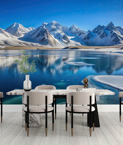 Montañas Nevadas y Lago